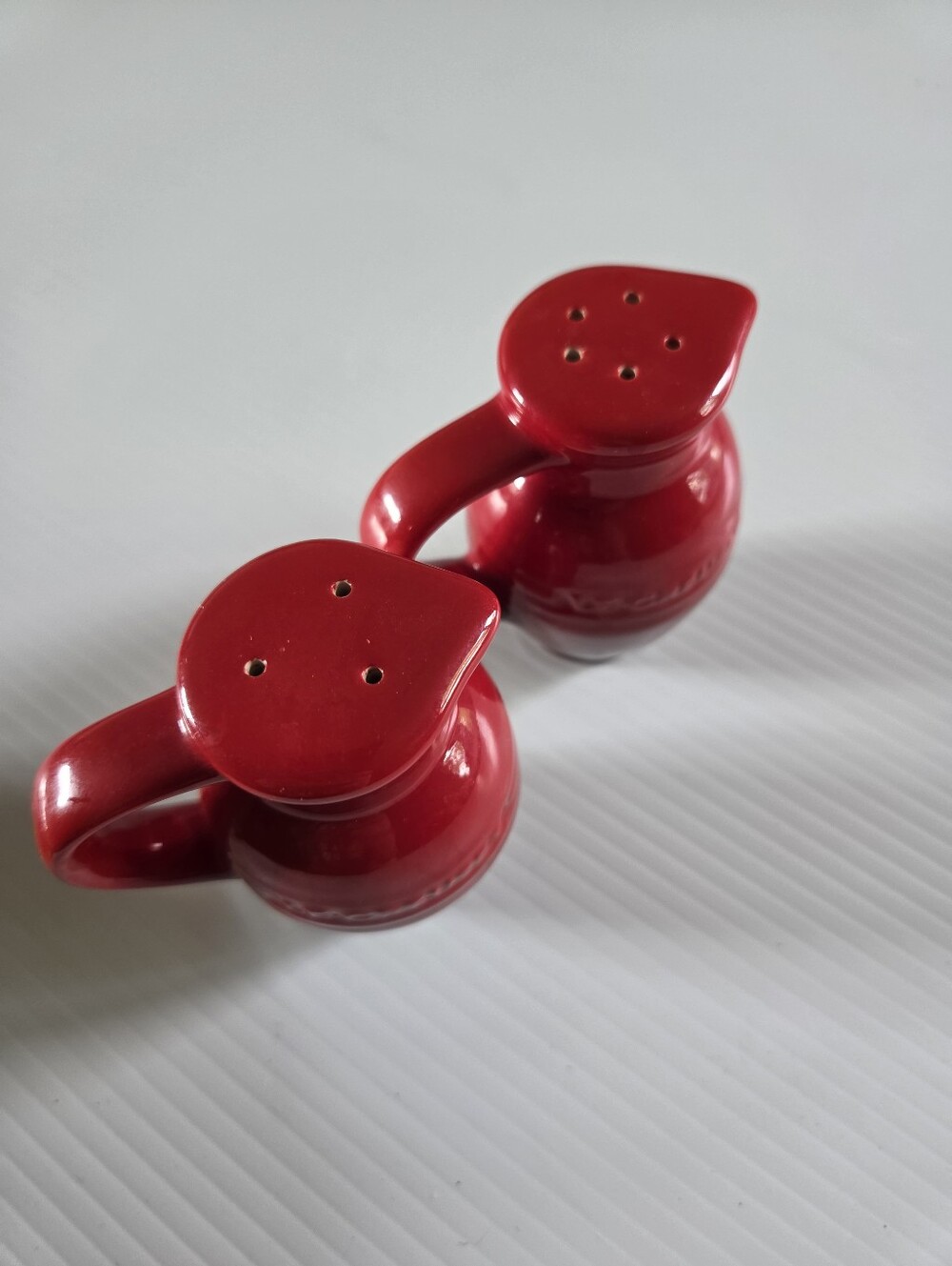 Le Creuset Cerise Red Stoneware Salt & Pepper Shakers - Mini Pitcher Set - Picture 3 of 6